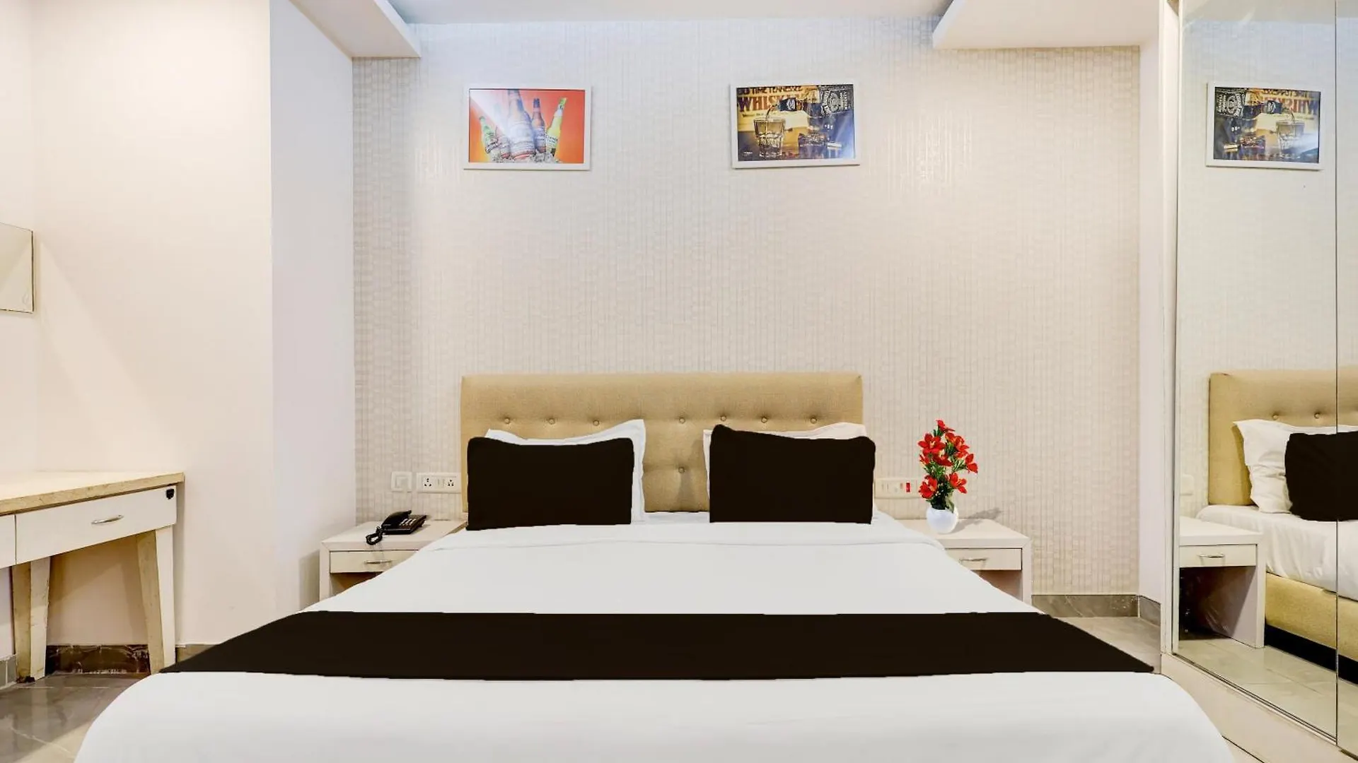 Super Townhouse T Block Sector 24 호텔 구르가온