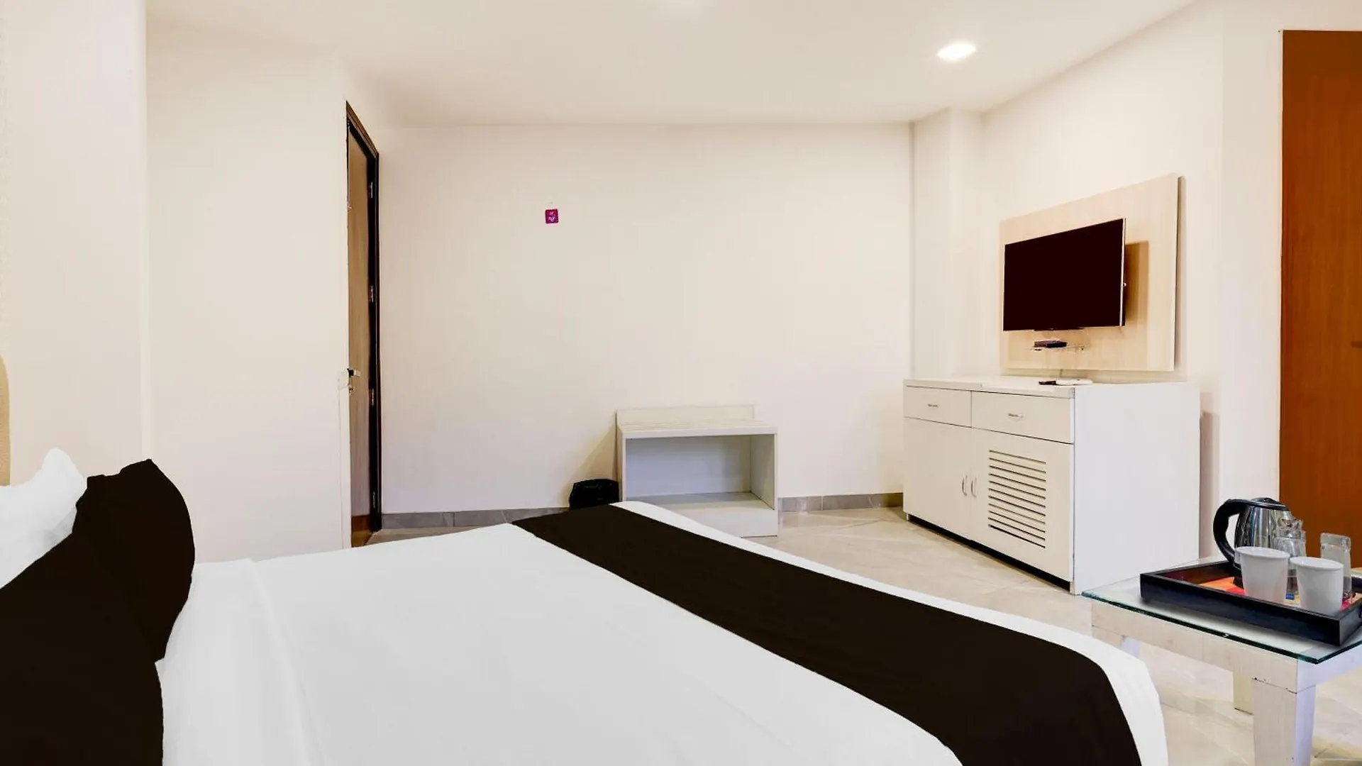 Super Townhouse T Block Sector 24 호텔 구르가온 인도